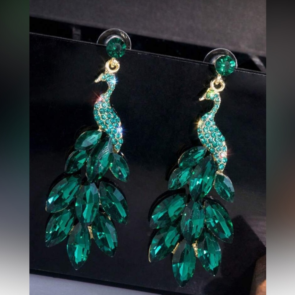 Elegant Green Peacock Earrings nwt - Picture 4 of 8